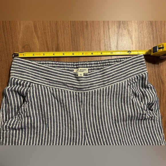 Wide leg Linen/Rayon XS white & navy blue capri pants, great w denim jacket/top - Picture 7 of 12